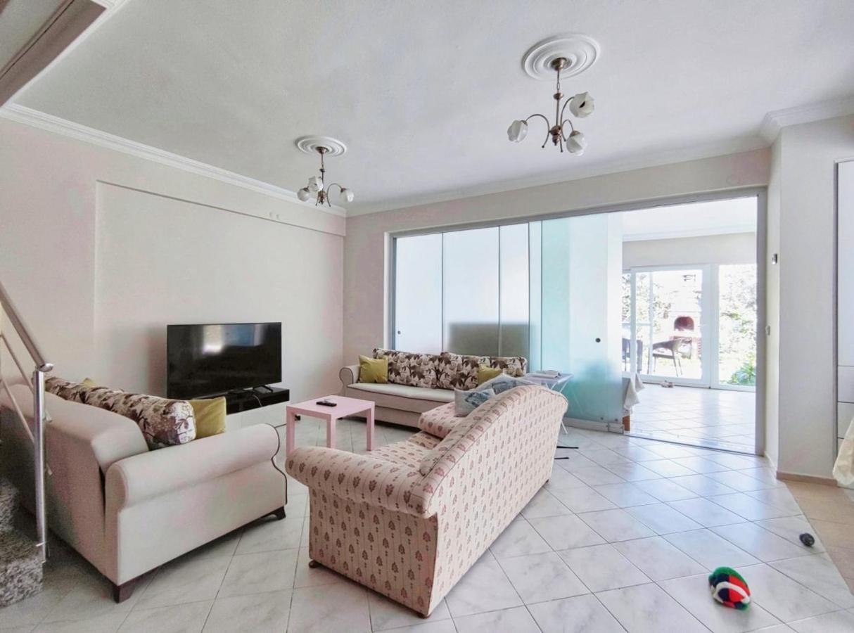 Enjoy The Cesme Bed & Breakfast Exterior photo